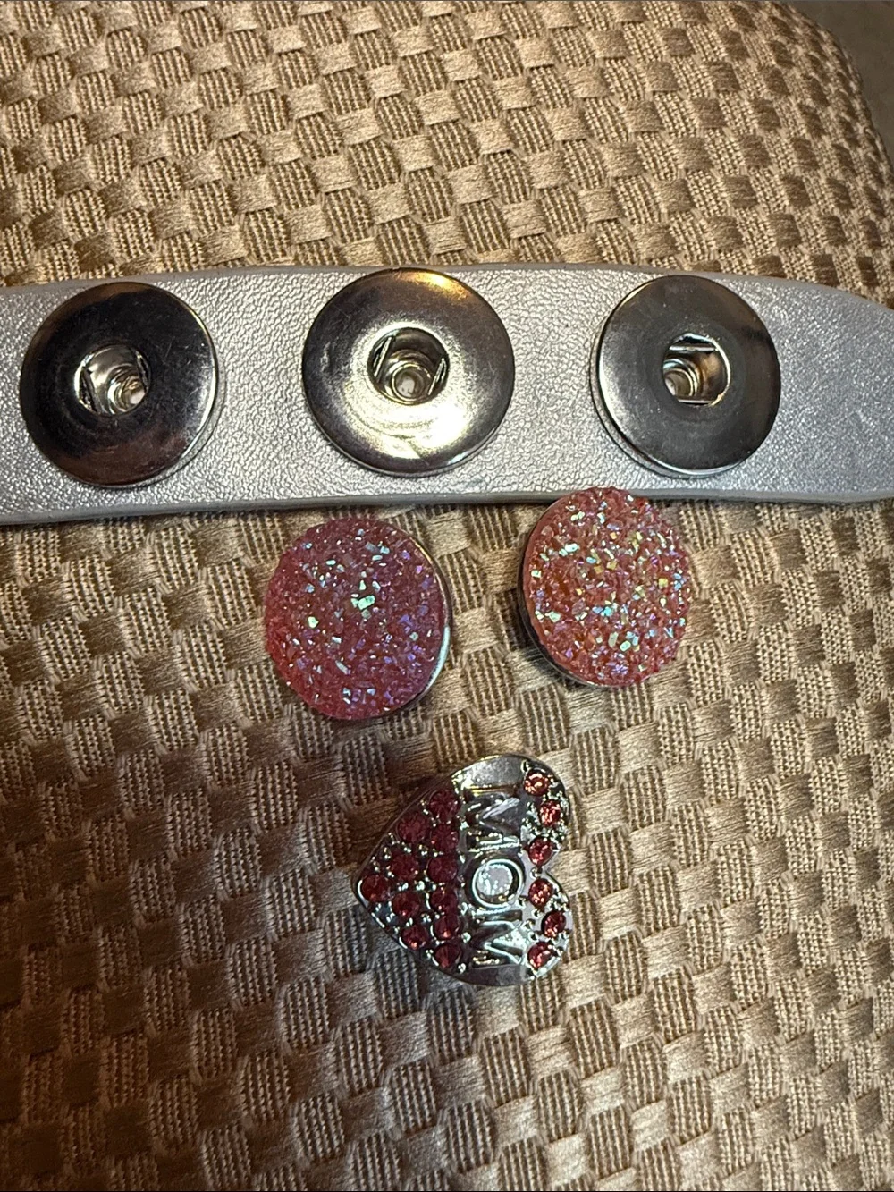 Snap Silver Leather 'MOM' Heart Cuff with Pink Crystal Accents